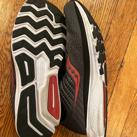 Men's Saucony Ride 13, Size 9 - Picture 4 of 6